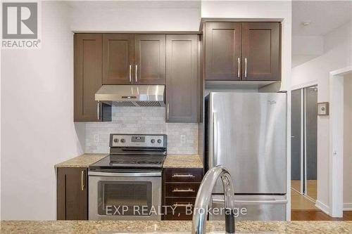 2208 - 4070 Confederation Parkway, Mississauga, ON - Indoor Photo Showing Kitchen With Upgraded Kitchen