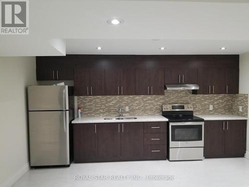 61 Aldersgate Drive, Brampton, ON - Indoor Photo Showing Kitchen With Stainless Steel Kitchen With Double Sink With Upgraded Kitchen