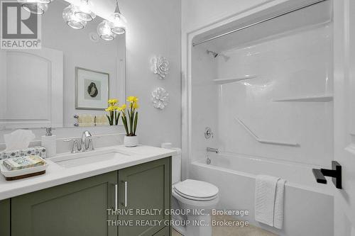 15 - 1080 Upperpoint Avenue, London South (South B), ON - Indoor Photo Showing Bathroom