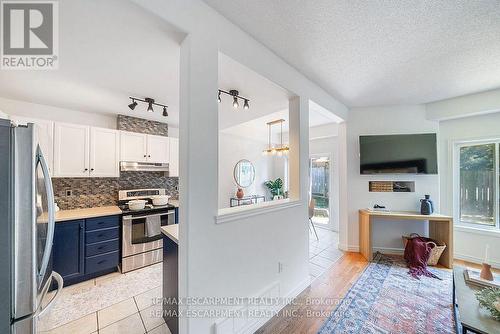 4 - 10 Liddycoat Lane, Hamilton, ON - Indoor Photo Showing Kitchen