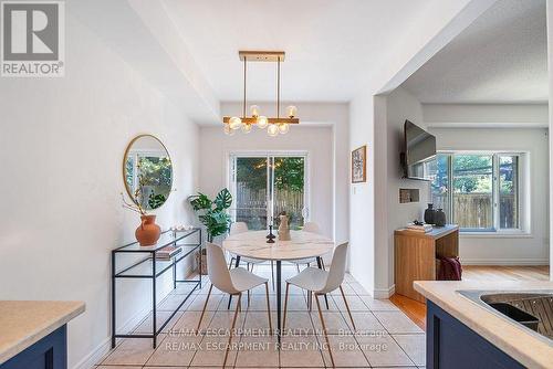 4 - 10 Liddycoat Lane, Hamilton, ON - Indoor Photo Showing Dining Room