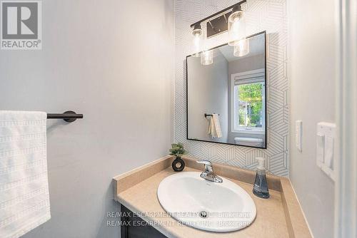 4 - 10 Liddycoat Lane, Hamilton, ON - Indoor Photo Showing Bathroom