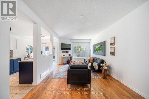 4 - 10 Liddycoat Lane, Hamilton, ON - Indoor Photo Showing Living Room