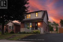 39 CLOVERHILL ROAD  Hamilton, ON L9C 3L6