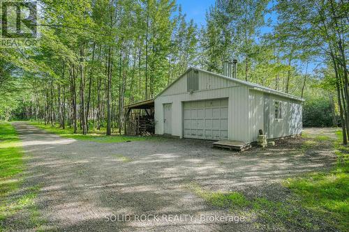 2278 Russland Road, Russell, ON - Outdoor