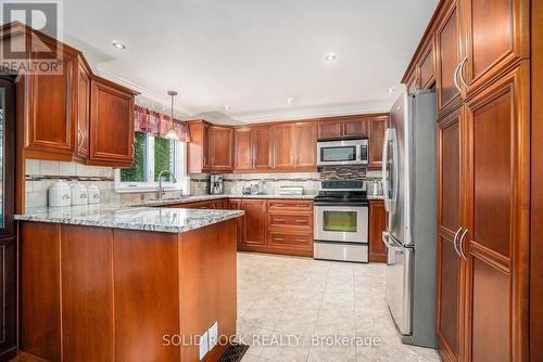 2278 Russland Road, Russell, ON - Indoor Photo Showing Kitchen