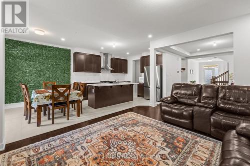837 Derreen Avenue, Ottawa, ON - Indoor Photo Showing Living Room