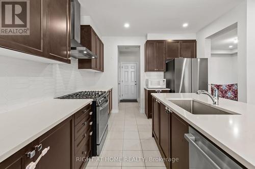 837 Derreen Avenue, Ottawa, ON - Indoor Photo Showing Kitchen With Stainless Steel Kitchen With Upgraded Kitchen