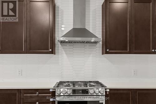 837 Derreen Avenue, Ottawa, ON - Indoor Photo Showing Kitchen With Upgraded Kitchen