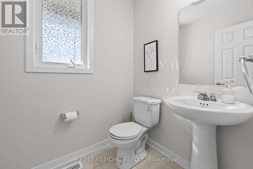 837 Derreen Avenue, Ottawa, ON - Indoor Photo Showing Bathroom