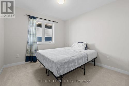 837 Derreen Avenue, Ottawa, ON - Indoor Photo Showing Bedroom
