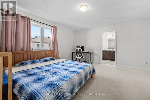 837 Derreen Avenue, Ottawa, ON - Indoor Photo Showing Bedroom