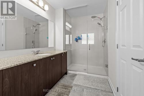 837 Derreen Avenue, Ottawa, ON - Indoor Photo Showing Bathroom