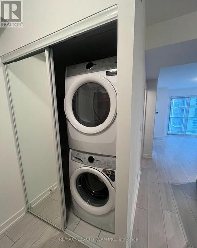 1512 - 2033 Kennedy Road, Toronto, ON - Indoor Photo Showing Laundry Room