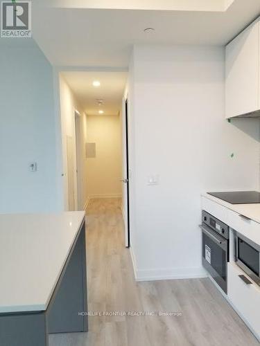 806 - 33 Helendale Avenue, Toronto, ON - Indoor Photo Showing Kitchen