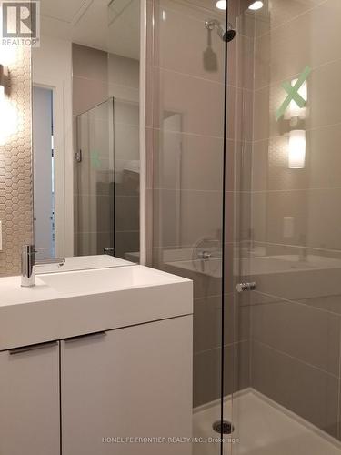 806 - 33 Helendale Avenue, Toronto, ON - Indoor Photo Showing Bathroom