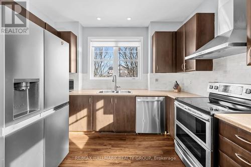 601 Rosehill Avenue, Ottawa, ON - Indoor Photo Showing Kitchen With Double Sink With Upgraded Kitchen