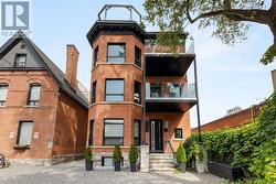 1 - 201 MACLAREN STREET  Ottawa, ON K2P 0L4