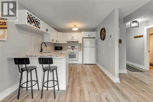 44 Robson Road Unit# 216, Leamington, ON - Indoor Photo Showing Kitchen