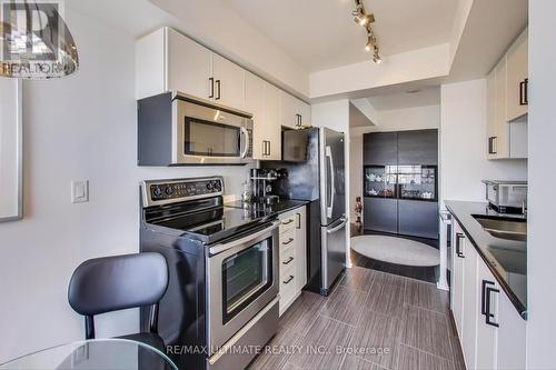 2805 - 153 Beecroft Road, Toronto, ON - Indoor Photo Showing Kitchen
