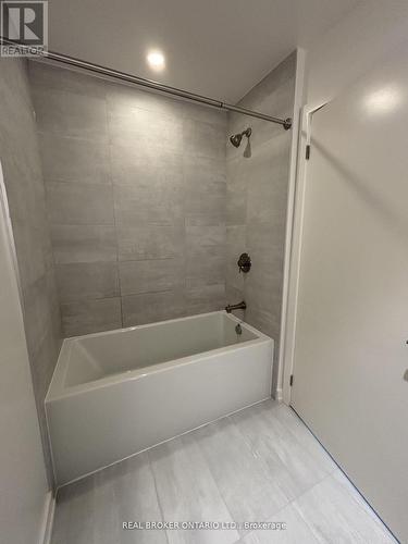 Second bathroom - 420S - 110 Broadway Avenue, Toronto, ON - Indoor Photo Showing Bathroom