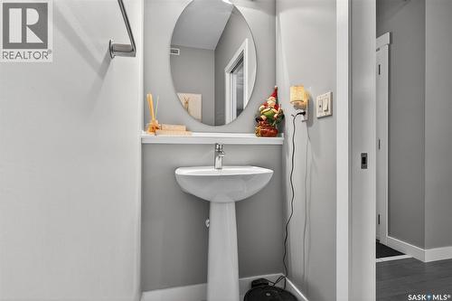 4533 Green Rock Road E, Regina, SK - Indoor Photo Showing Bathroom