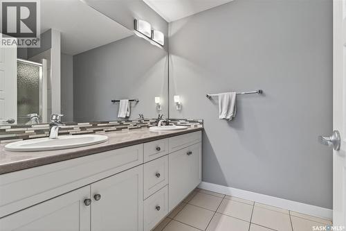 4533 Green Rock Road E, Regina, SK - Indoor Photo Showing Bathroom