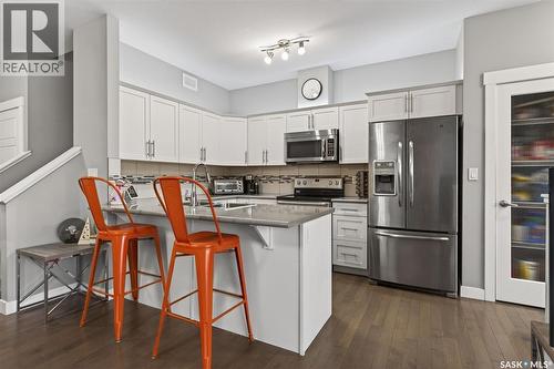 4533 Green Rock Road E, Regina, SK - Indoor Photo Showing Kitchen