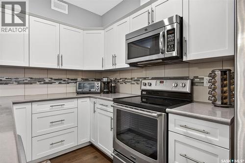 4533 Green Rock Road E, Regina, SK - Indoor Photo Showing Kitchen