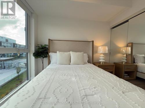 321 - 415 Sea Ray Avenue, Innisfil, ON - Indoor Photo Showing Bedroom