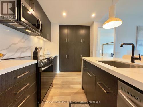 321 - 415 Sea Ray Avenue, Innisfil, ON - Indoor Photo Showing Kitchen