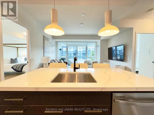 321 - 415 Sea Ray Avenue, Innisfil, ON - Indoor Photo Showing Kitchen