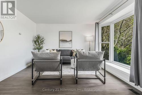 1185 Highway 6, South Bruce Peninsula, ON - Indoor Photo Showing Living Room
