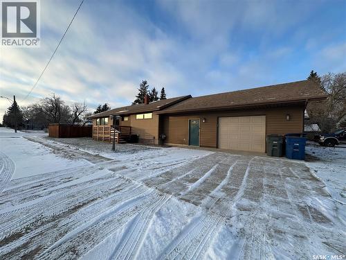 801 5Th Avenue, Whitewood, SK - Outdoor