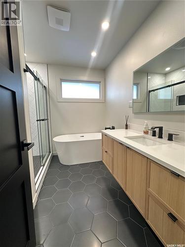 801 5Th Avenue, Whitewood, SK - Indoor Photo Showing Bathroom
