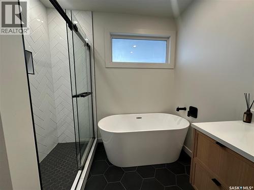 801 5Th Avenue, Whitewood, SK - Indoor Photo Showing Bathroom