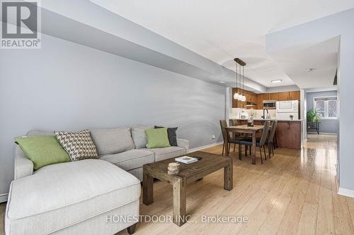 81 Strathaven Private, Ottawa, ON - Indoor Photo Showing Living Room