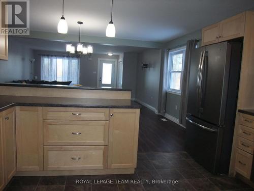 1157 Hwy 132 Highway, Admaston/Bromley, ON - Indoor Photo Showing Kitchen