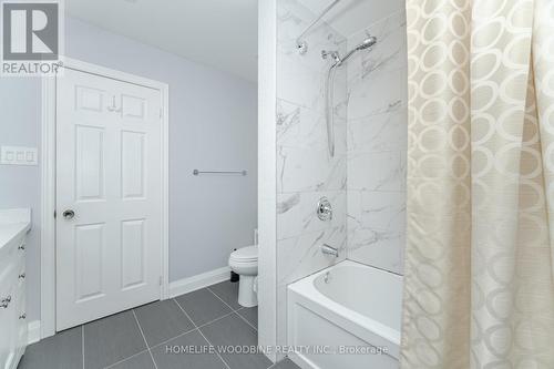 2546 Burnford Trail N, Mississauga, ON - Indoor Photo Showing Bathroom