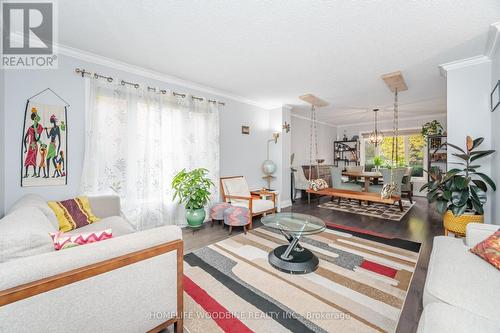 2546 Burnford Trail N, Mississauga, ON - Indoor Photo Showing Living Room