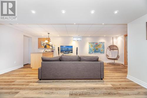 2546 Burnford Trail N, Mississauga, ON - Indoor Photo Showing Living Room