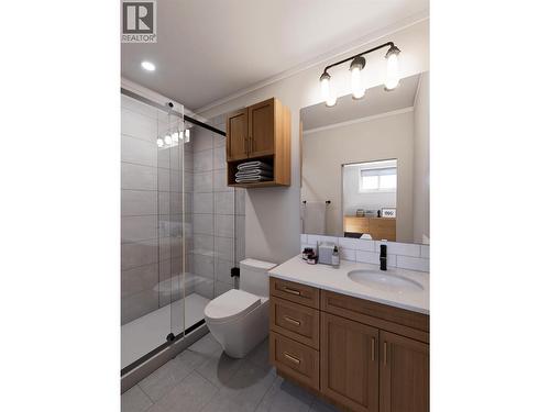 5429 Resort Drive Unit# 201, Fernie, BC - Indoor Photo Showing Bathroom