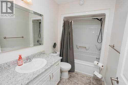 11 Moynes Court, Kawartha Lakes (Lindsay), ON - Indoor Photo Showing Bathroom