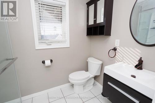 11 Moynes Court, Kawartha Lakes (Lindsay), ON - Indoor Photo Showing Bathroom