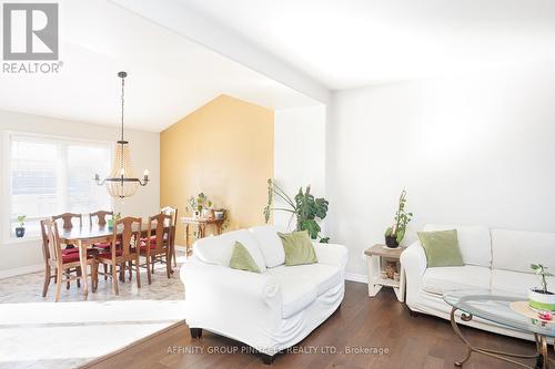 11 Moynes Court, Kawartha Lakes (Lindsay), ON - Indoor