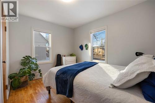 561 Mclaren Avenue, Sarnia, ON - Indoor Photo Showing Bedroom