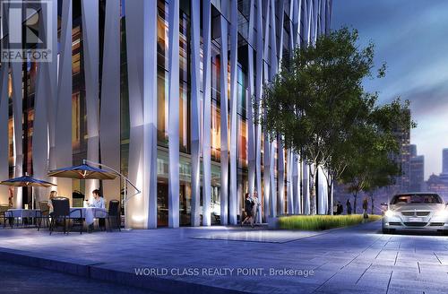 2712 - 1 Yorkville Avenue, Toronto, ON - Outdoor