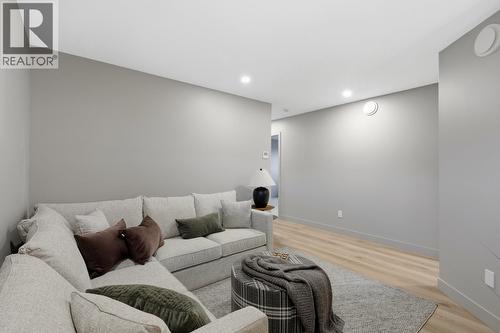 614 Cowan Street, Kamloops, BC - Indoor