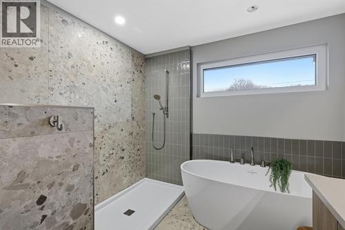 614 Cowan Street, Kamloops, BC - Indoor Photo Showing Bathroom