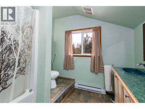 3981 Dobbie Street, Terrace, BC - Indoor Photo Showing Bathroom